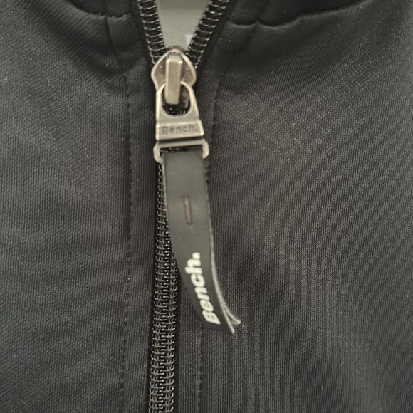 Bench Sweater - Picture 4 of 4